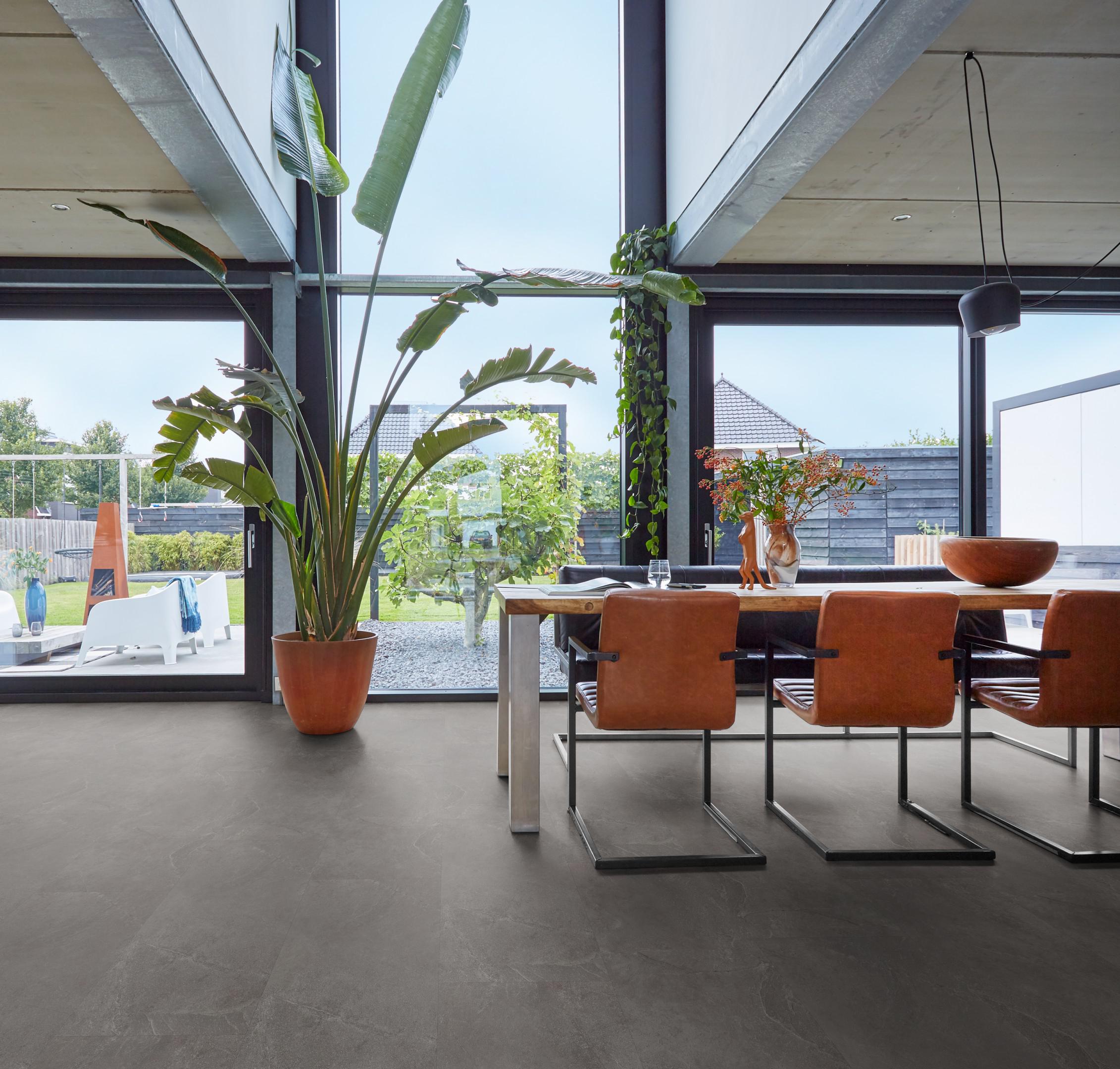 3110 PVC Stanmore Collection Dark Grey Dryback Pakinhoud 3,76m2 - sfeer