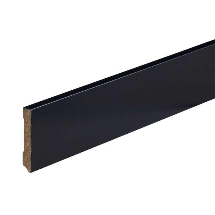 Zwarte gelakte plint Amsterdam RAL 9010 70x12 2.4mtr